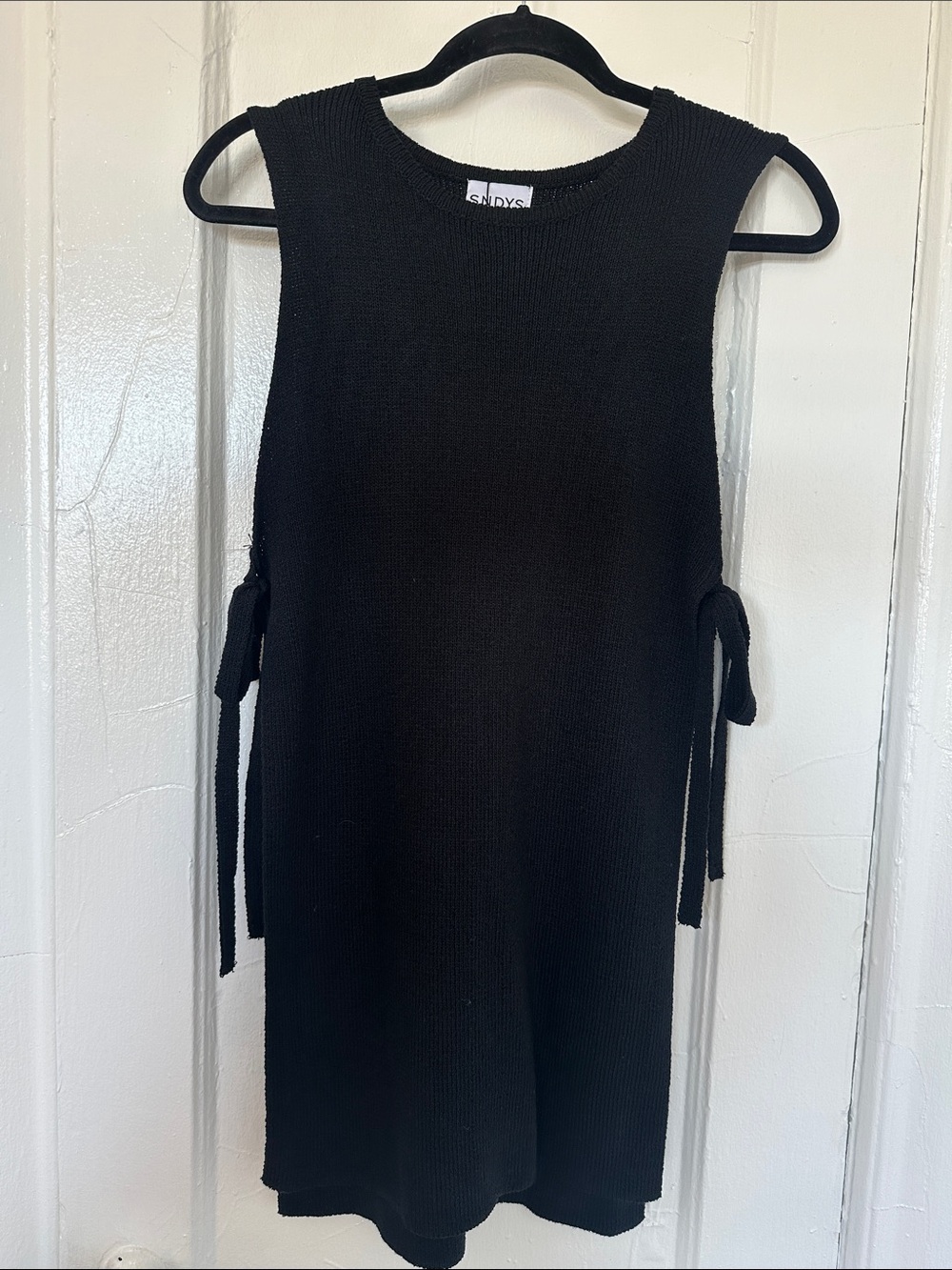 SNDYS Black Sleeveless Tie-Side Knit top